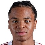  里奥·恩古莫哈展现惊人盘带能力；本赛季英超首位单场7次过人全胜球员诞生。 体育新闻