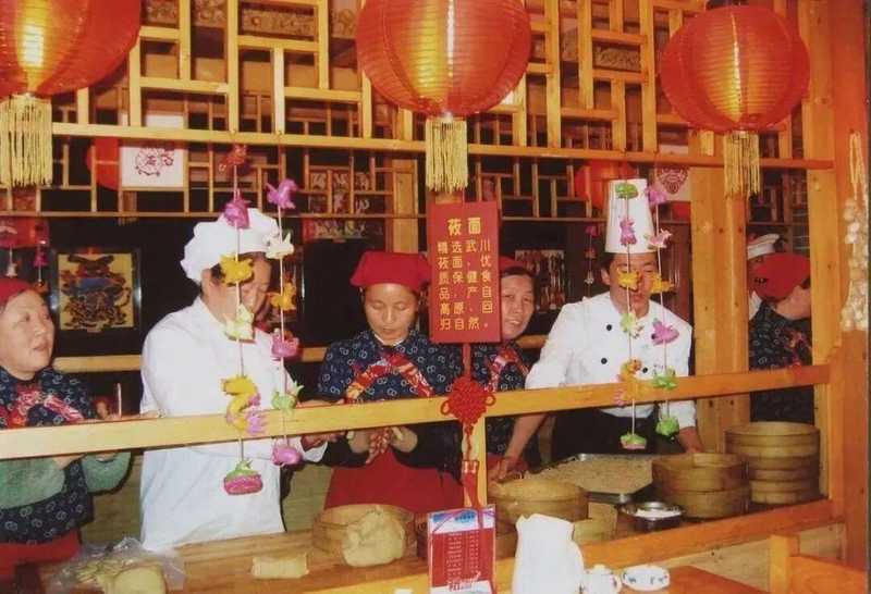  创业圣地悄然瘦身；西贝六里桥首店缩减一半，餐饮巨头如何求变！ 企业服务