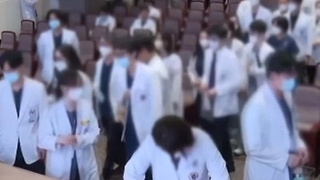  医生赴港真的能“躺赢”吗？深度剖析人才引进背后的冷思考 新闻 医生赴港真的能“躺赢”吗？深度剖析人才引进背后的冷思考 新闻 医生赴港真的能“躺赢”吗？深度剖析人才引进背后的冷思考 新闻