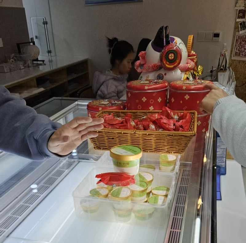  【十年烘焙复盘】从宝妈举报到流量爆发：一家社区蛋糕店的信任危机应对方法论 企业服务