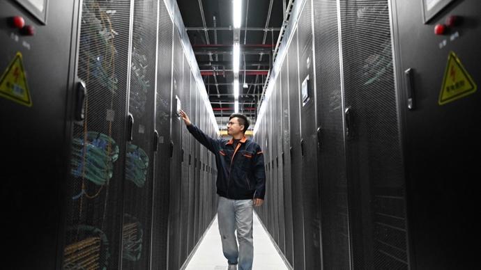  万卡集群技术破局：国内首批智算中心的架构设计与工程实践 IT技术