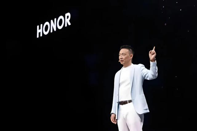  荣耀AI战略全拆解：从估值逻辑重塑到商业化路径深度推演 IT技术